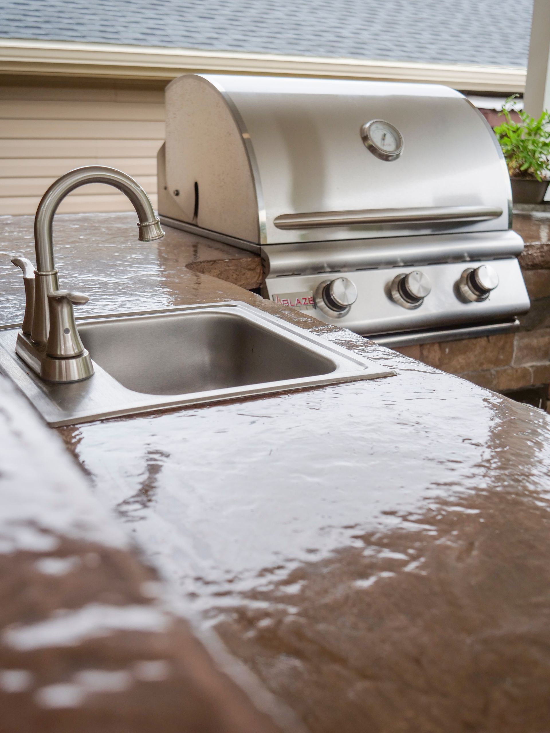 The vest countertops for outdoor kitchens