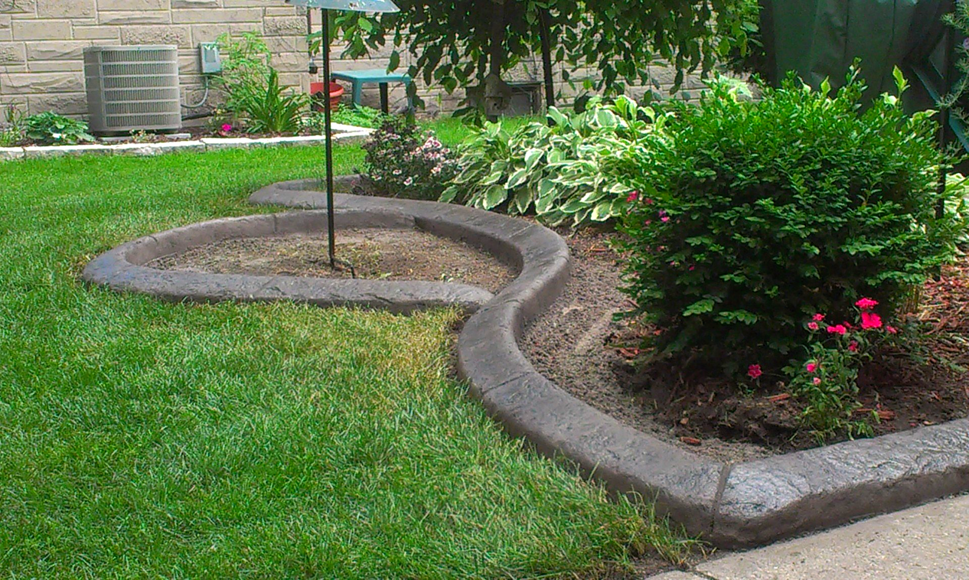 concrete landscape curbing Wisconsin