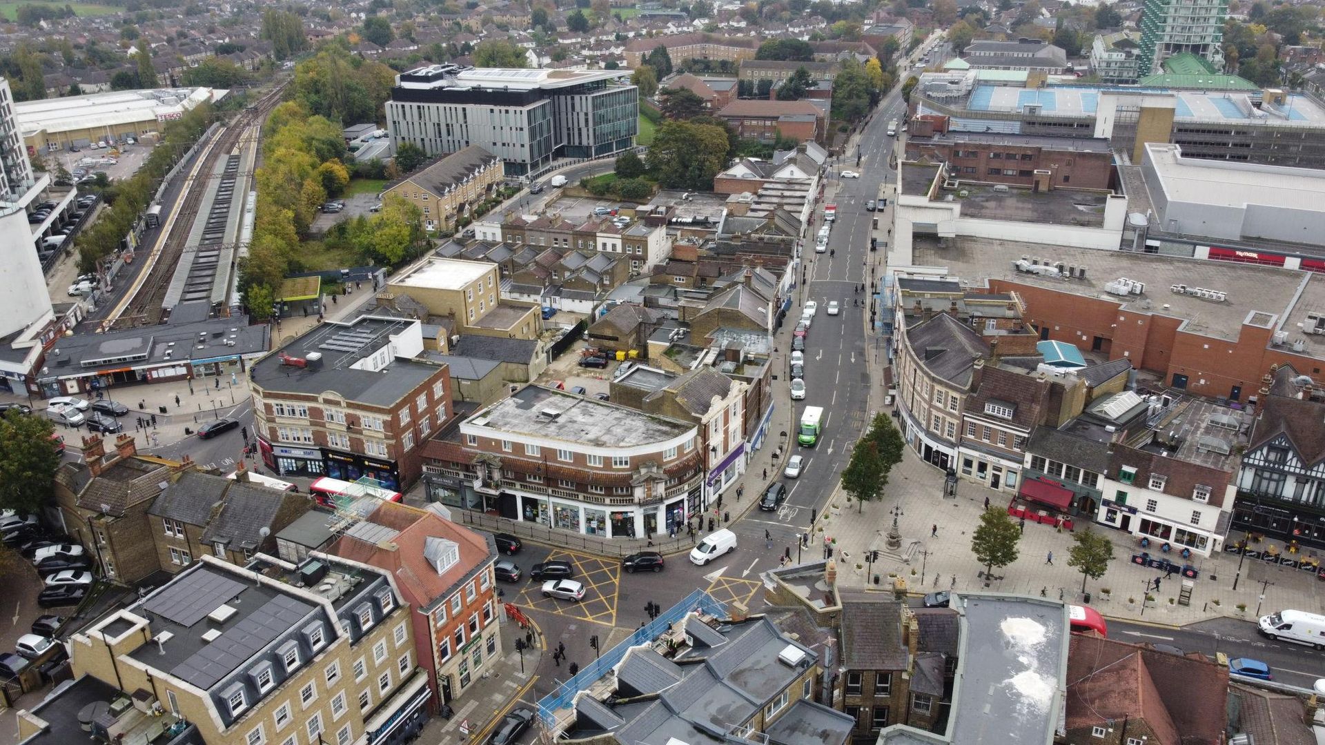 Professional office cleaning services in Enfield London commercial building