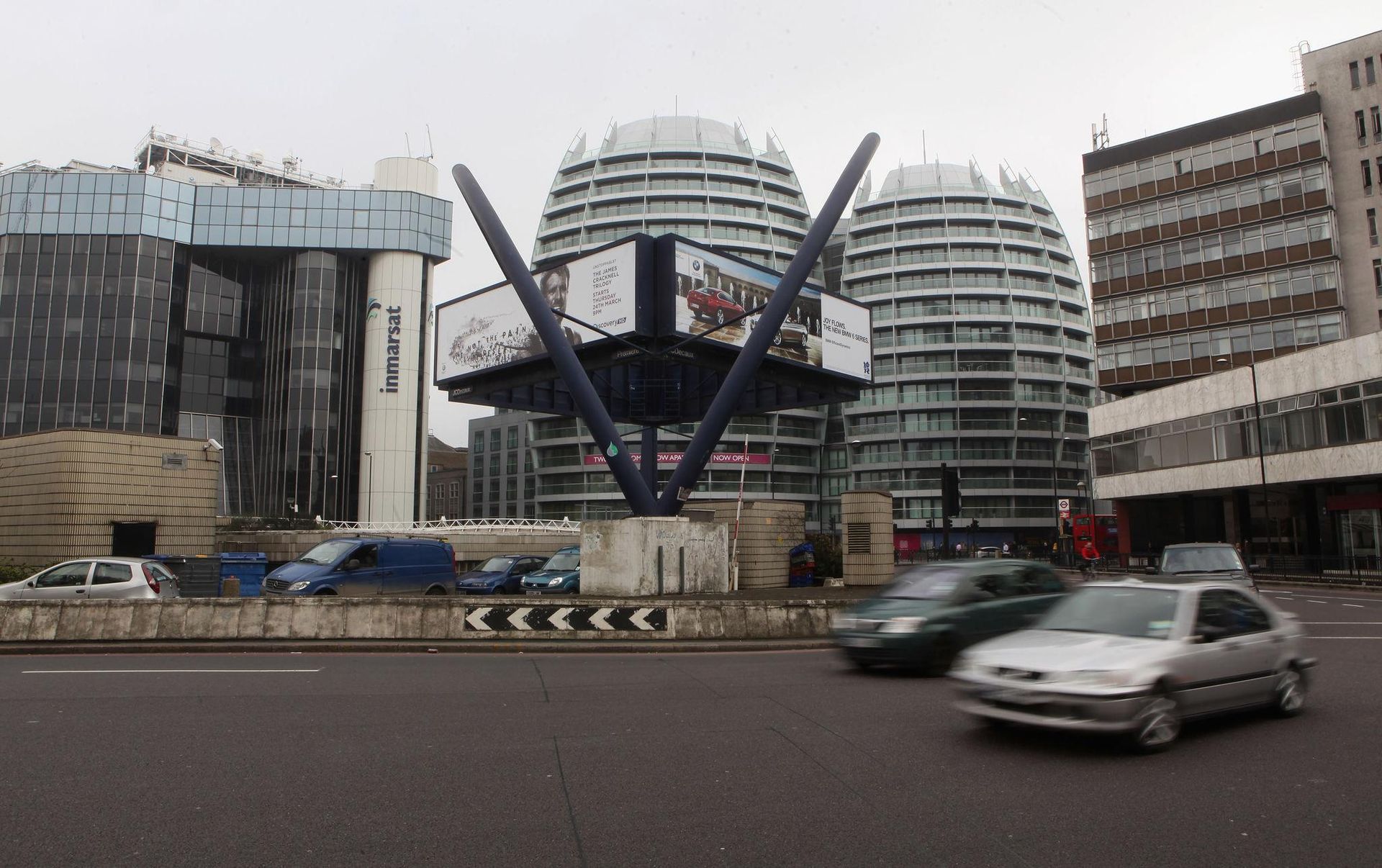 Professional office cleaning services in Shoreditch London commercial building