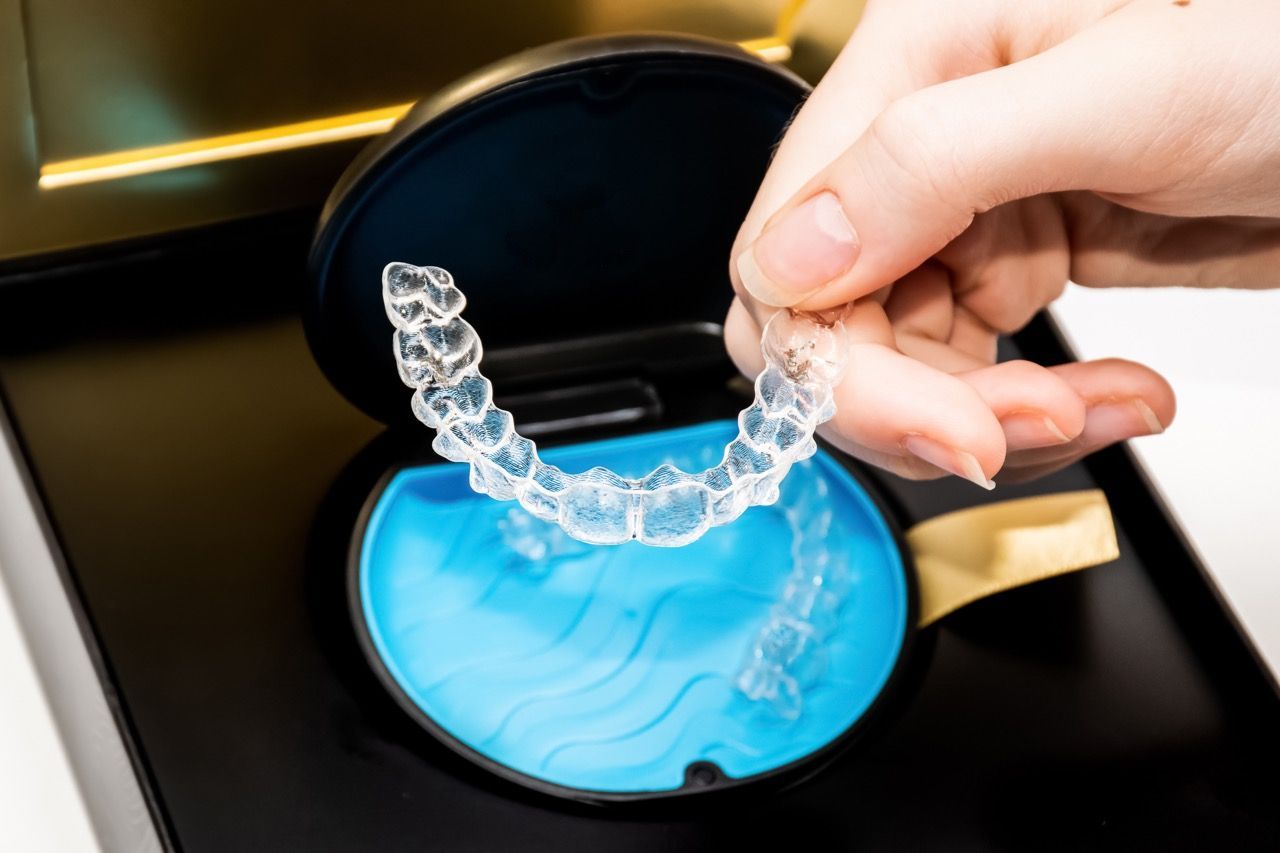 paciente com tratamento de lentes de contato dental natural, tratamento com lentes de contato ou facetas de porcelana em fortaleza