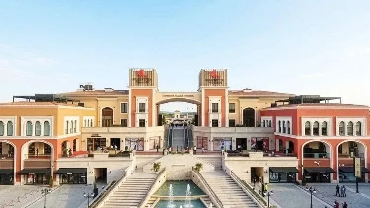 Florentia Village opens : a New Luxury designer outlet