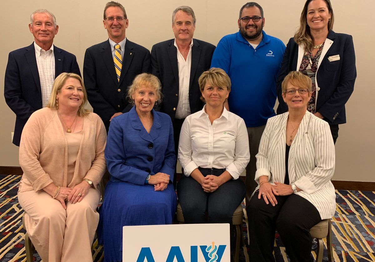 2019_board_picture_homepg_211657970 019 board photo at conference