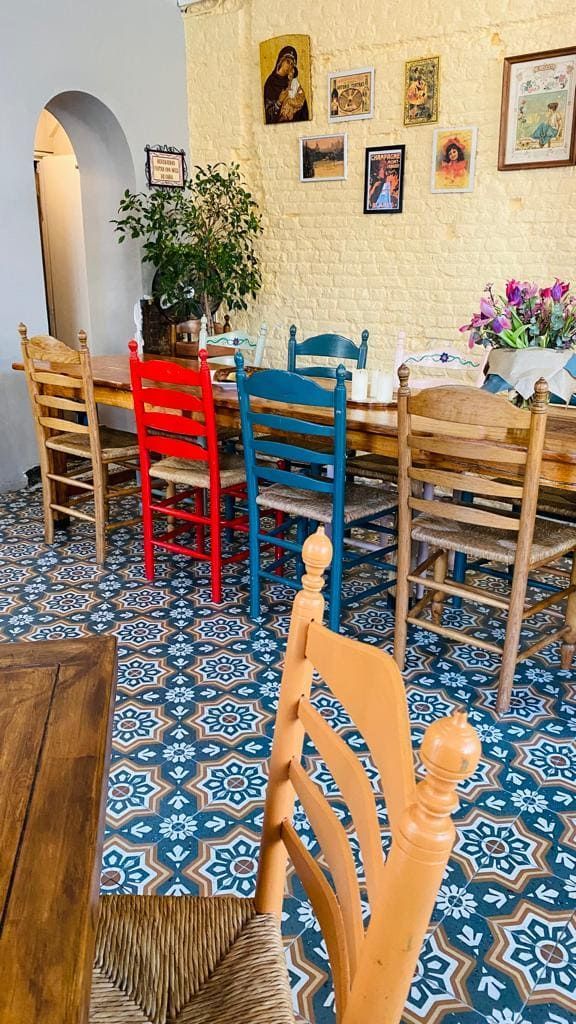 Table with colorful Spanish design at Que Pasa in Maastricht