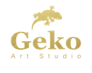 Logo dorato: sagoma di geco sopra 