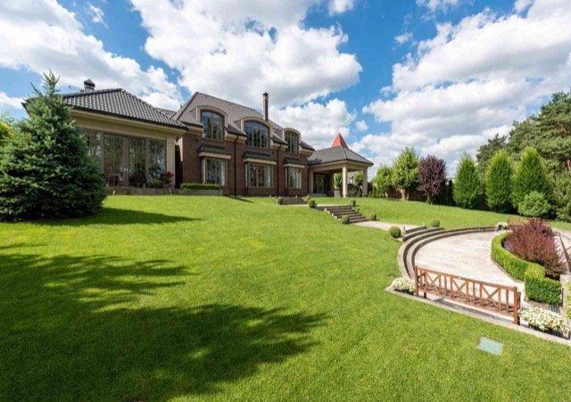 lawn care oakville ON