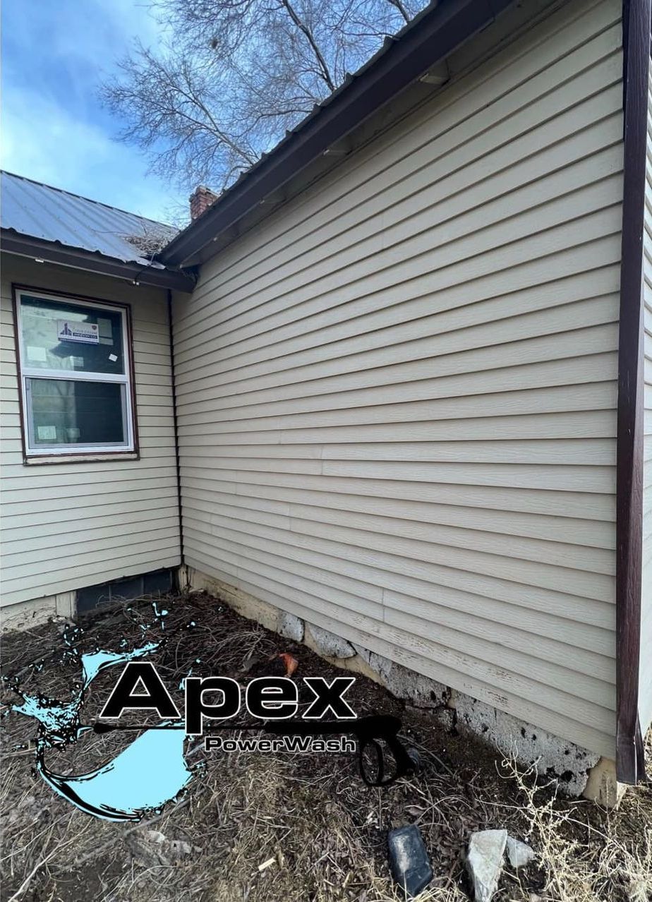 exterior cleaning a wooden deck
