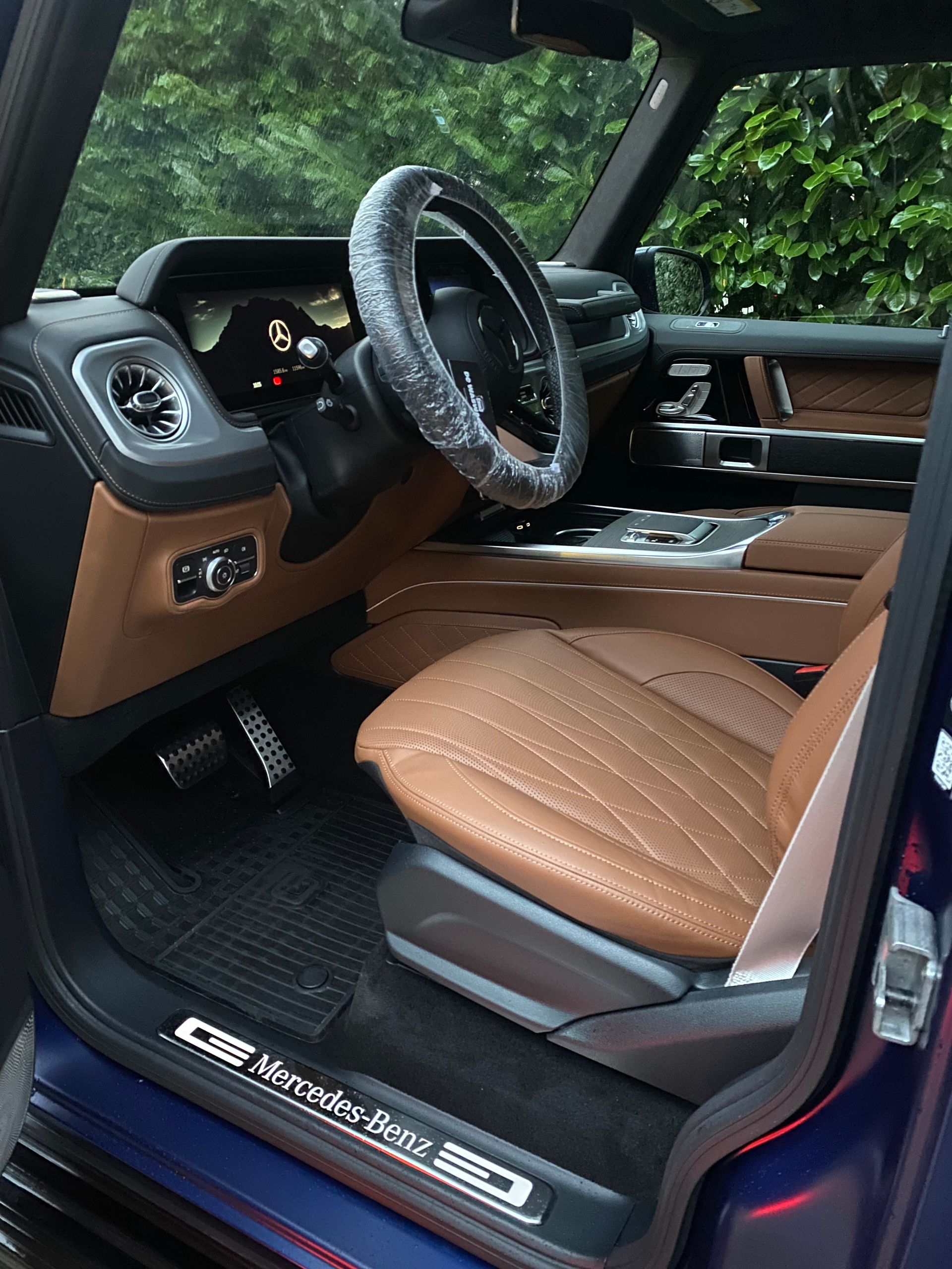 Exclusieve autoverzorging voor particulieren en bedrijven door Dewaswagen