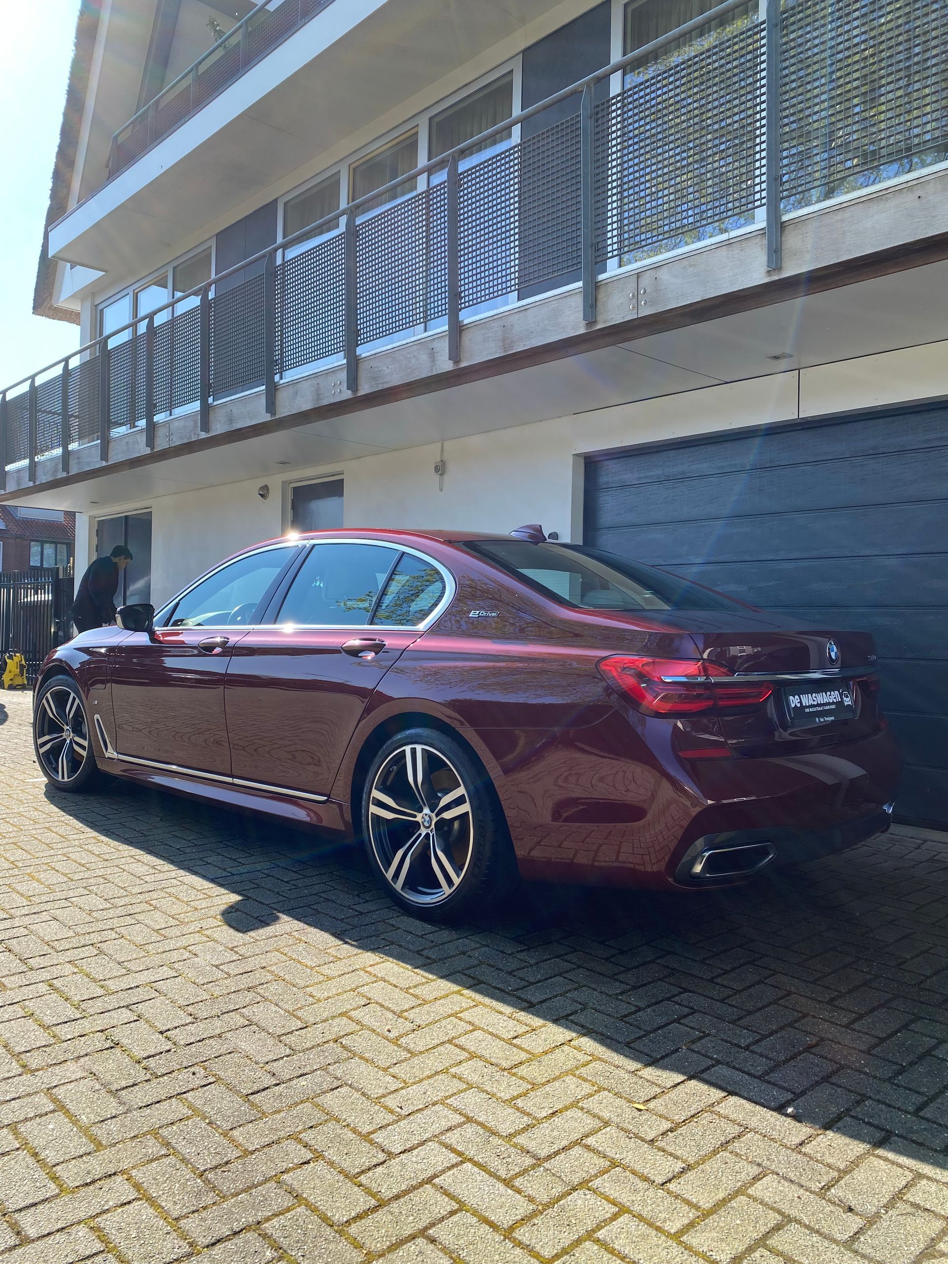 Exclusieve autoverzorging voor particulieren en bedrijven door Dewaswagen