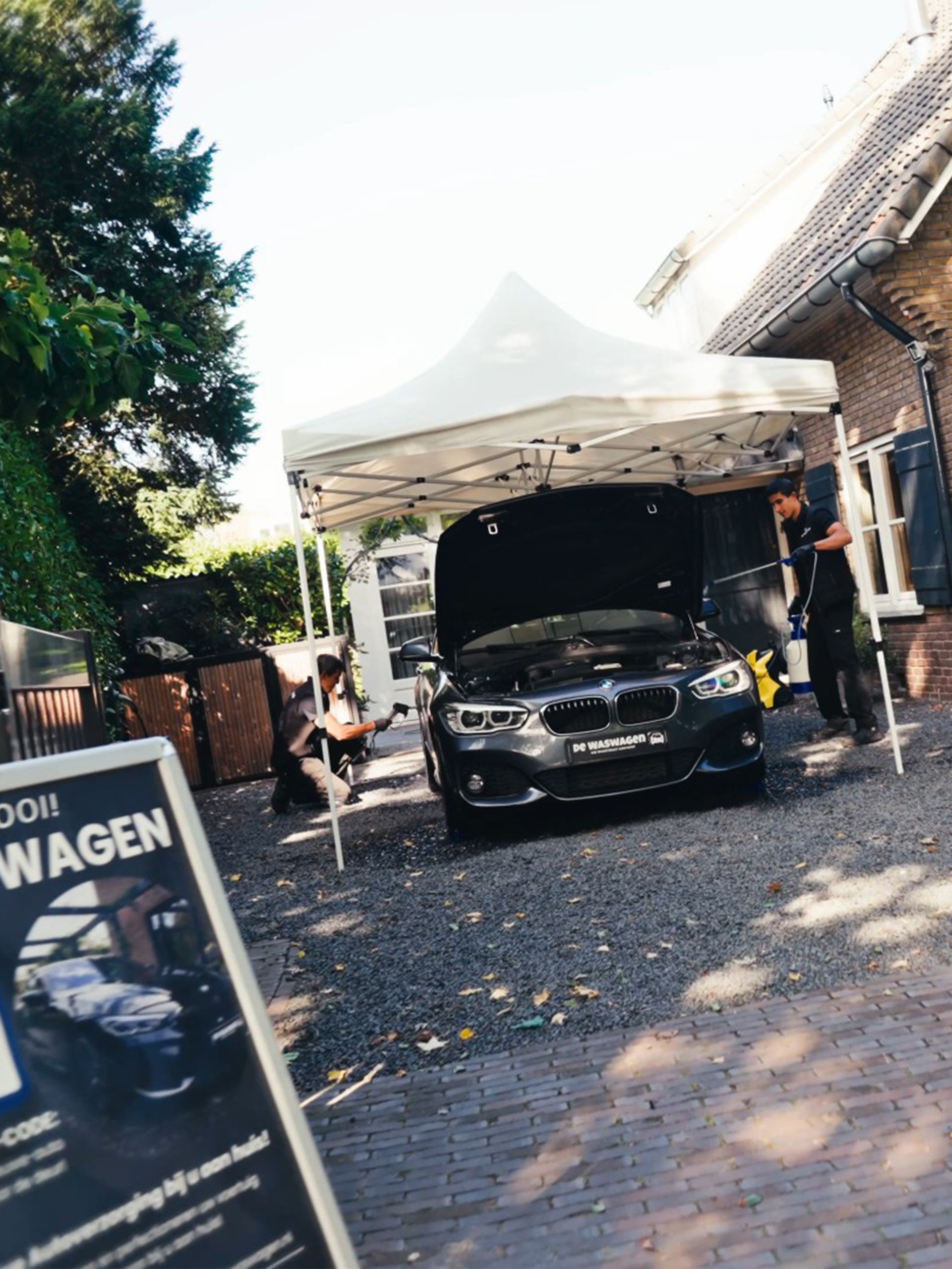 Exclusieve autoverzorging voor particulieren en bedrijven door Dewaswagen
