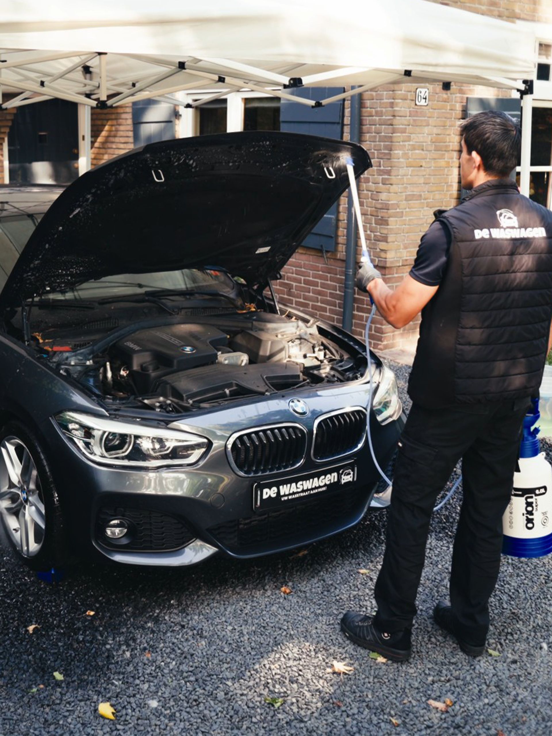 Auto verkoopklaar gemaakt door Dewaswagen