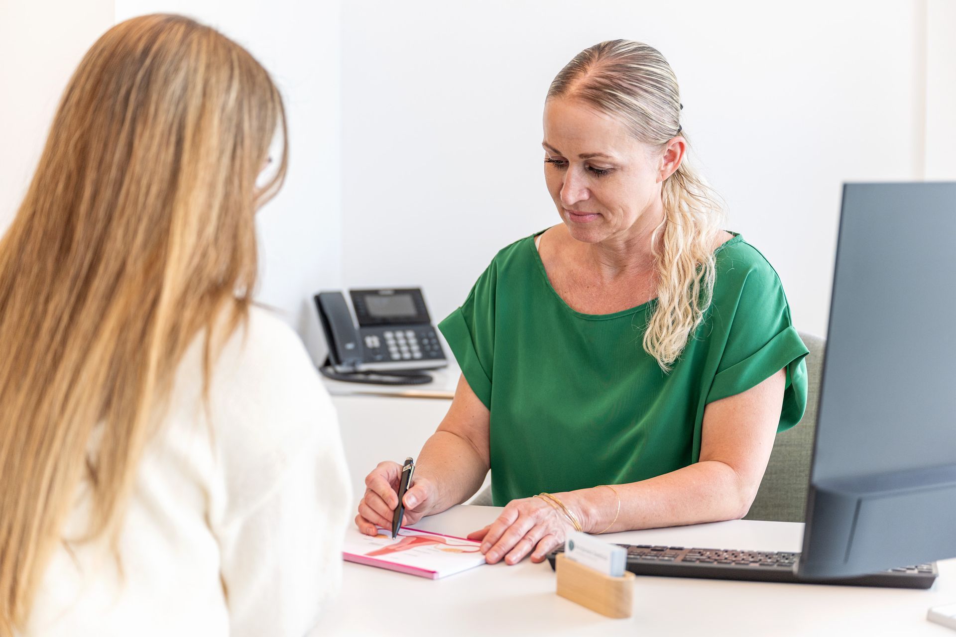 Consultation in the consultation hours of Ms. Beck