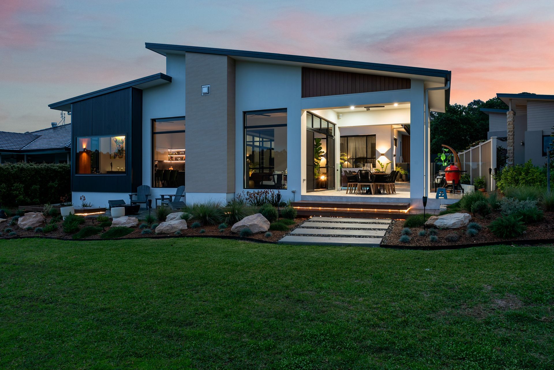 Exterior of Luxe Country