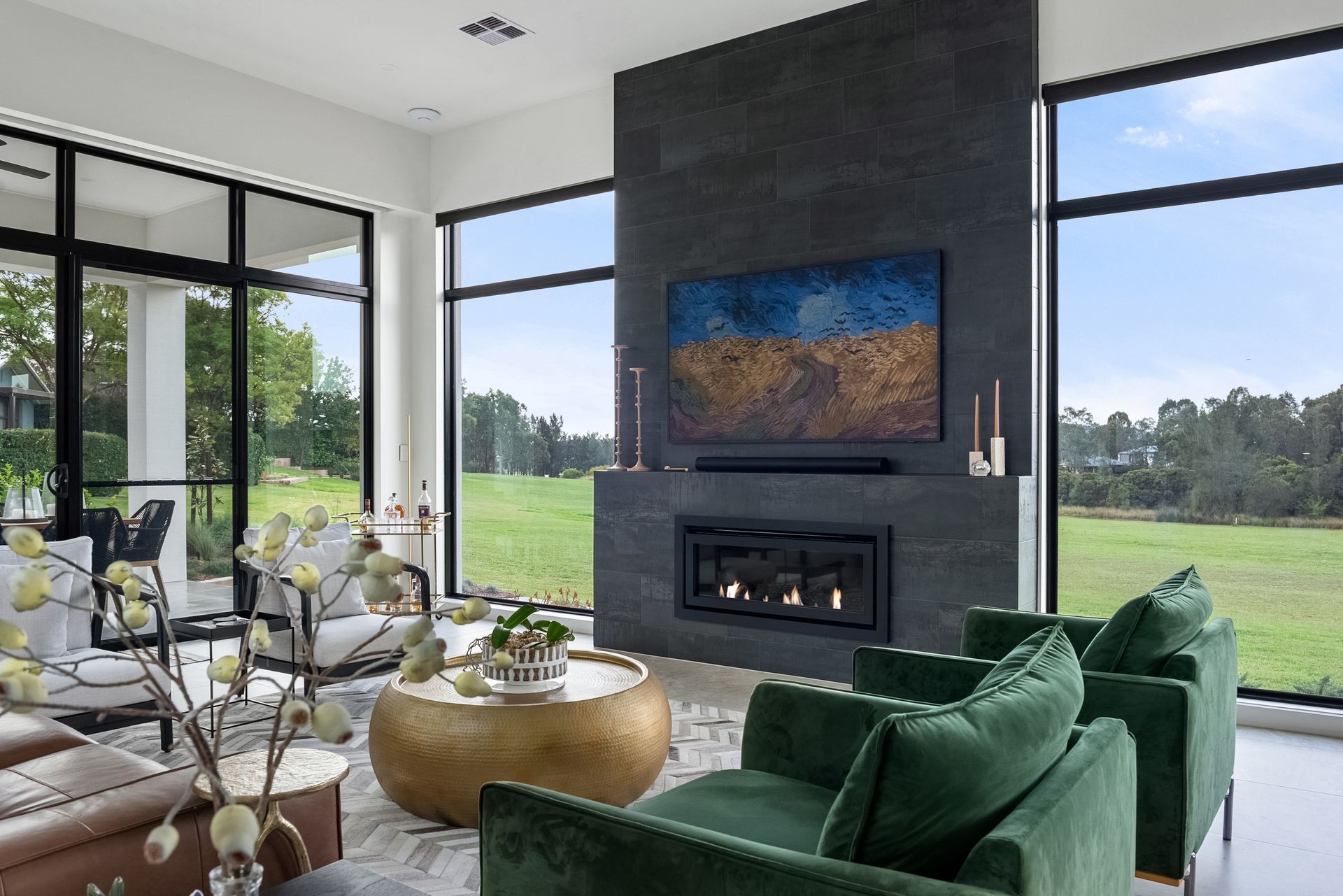 Living room and fireplace of Luxe Country