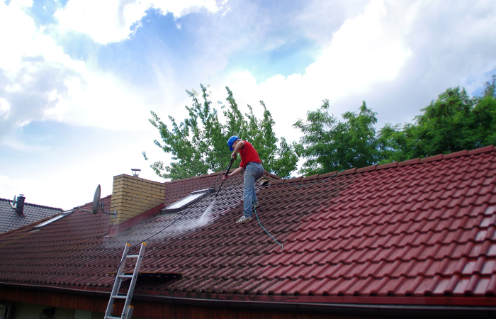 Considerations When Choosing Roof Cleaning Service in Long Island