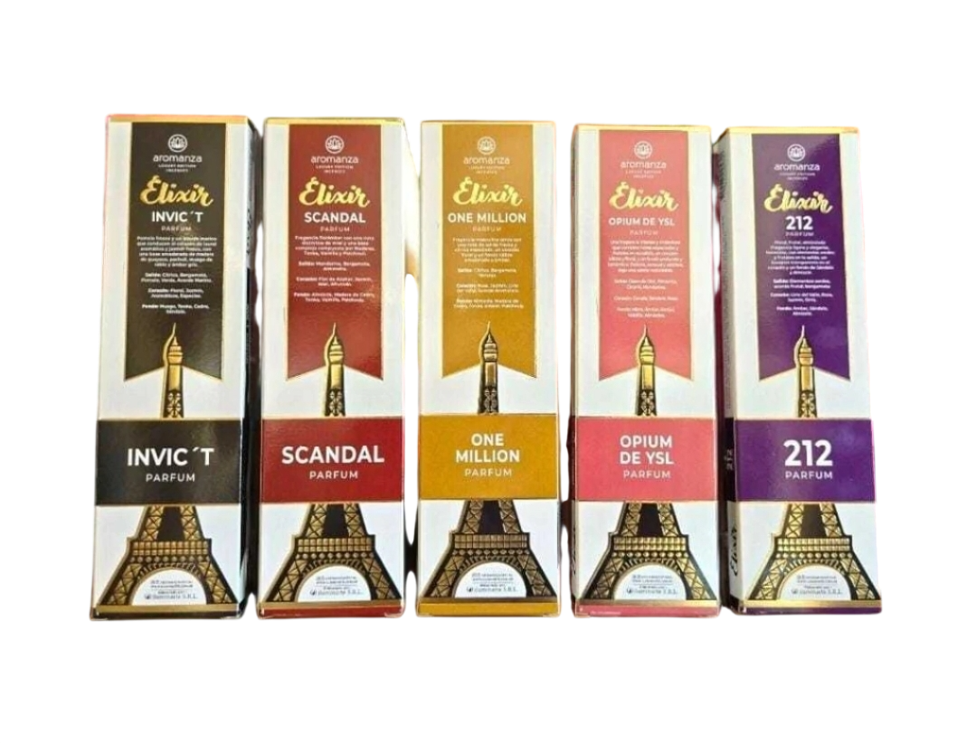 Cinco coloridas cajas de perfume con forma de Torre Eiffel alineadas sobre un fondo blanco.