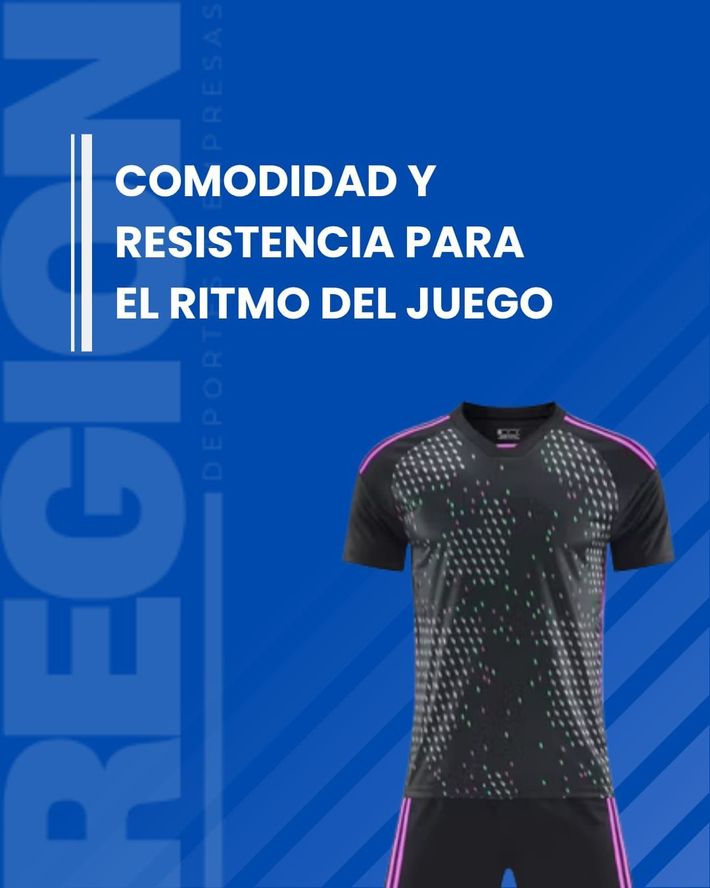 Cartel promocional de uniformes personalizados para equipos de fútbol, que muestra camisetas y pantalones cortos