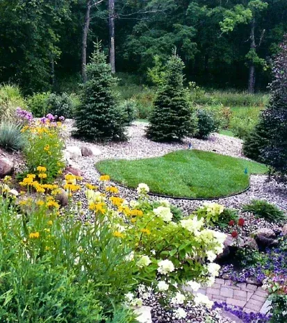 Professional landscape cleanup services in Loretto MN