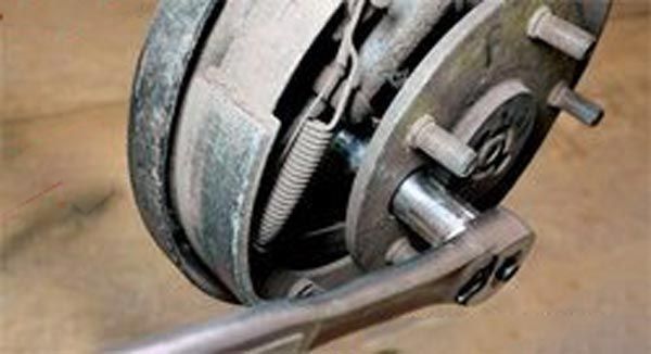 dismantle rear brakes 2