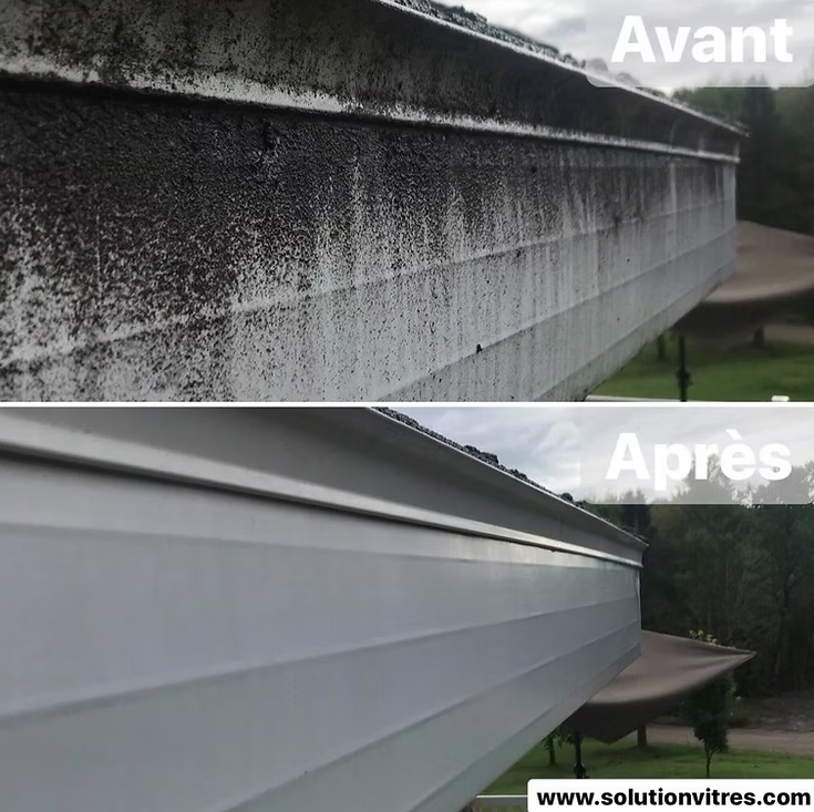 Avant et après le nettoyage d'un mur : surface sale et striée de noir contre finition blanche fraîchement peinte.