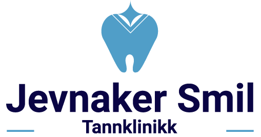 En logo for en tannklinikk med en tann i form av et hjerte.