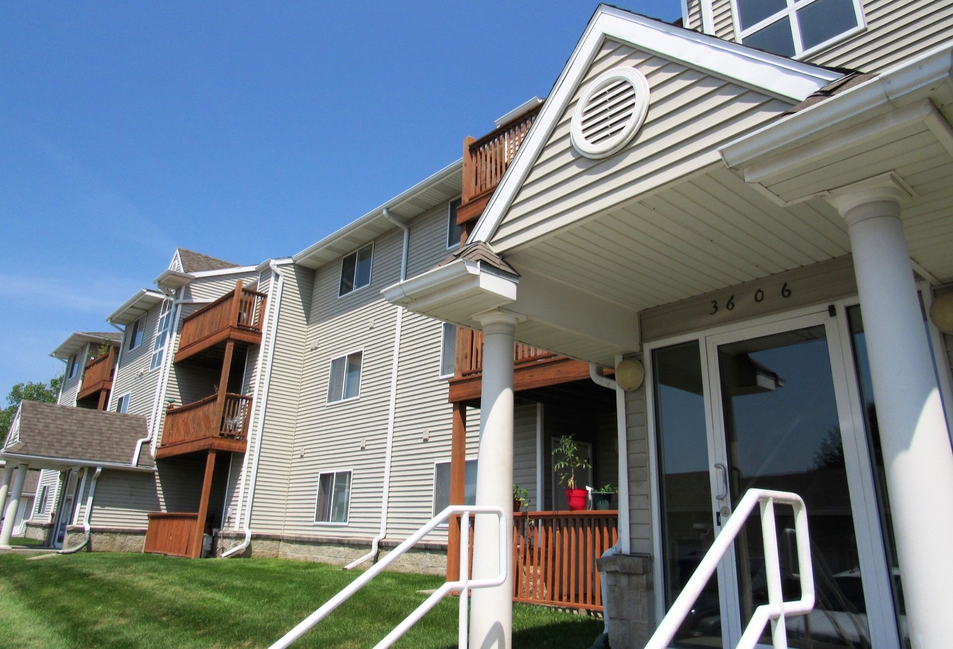 Burlington Square Apartments