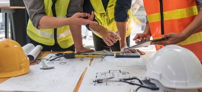Structural steel installation for commercial building projects