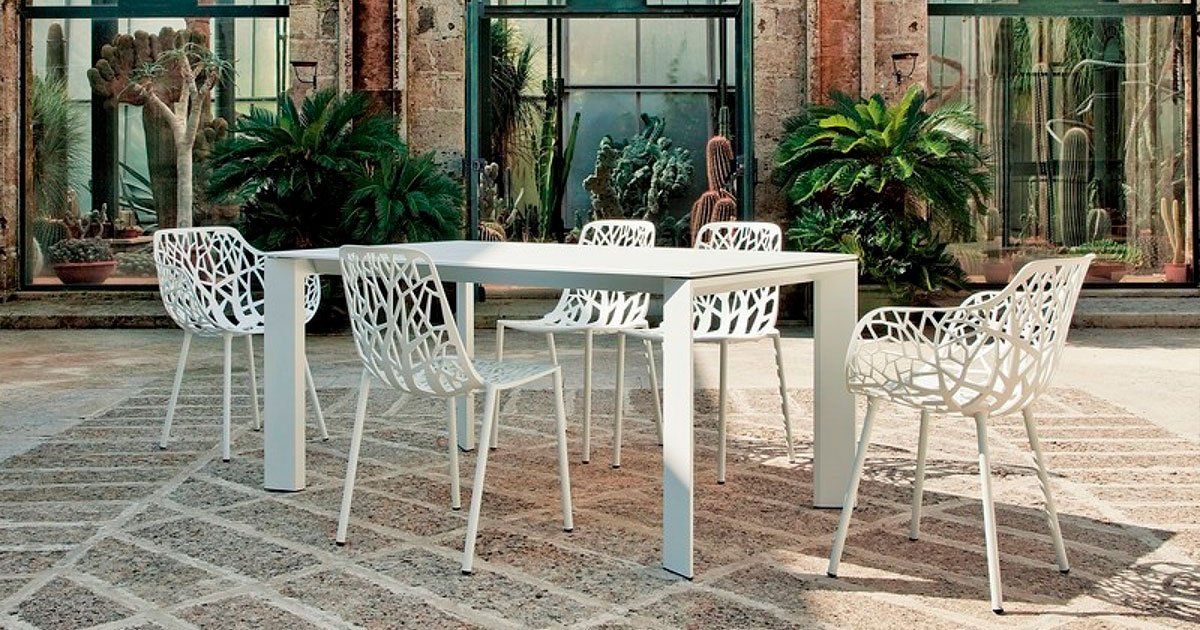 Tavolino circolare classico