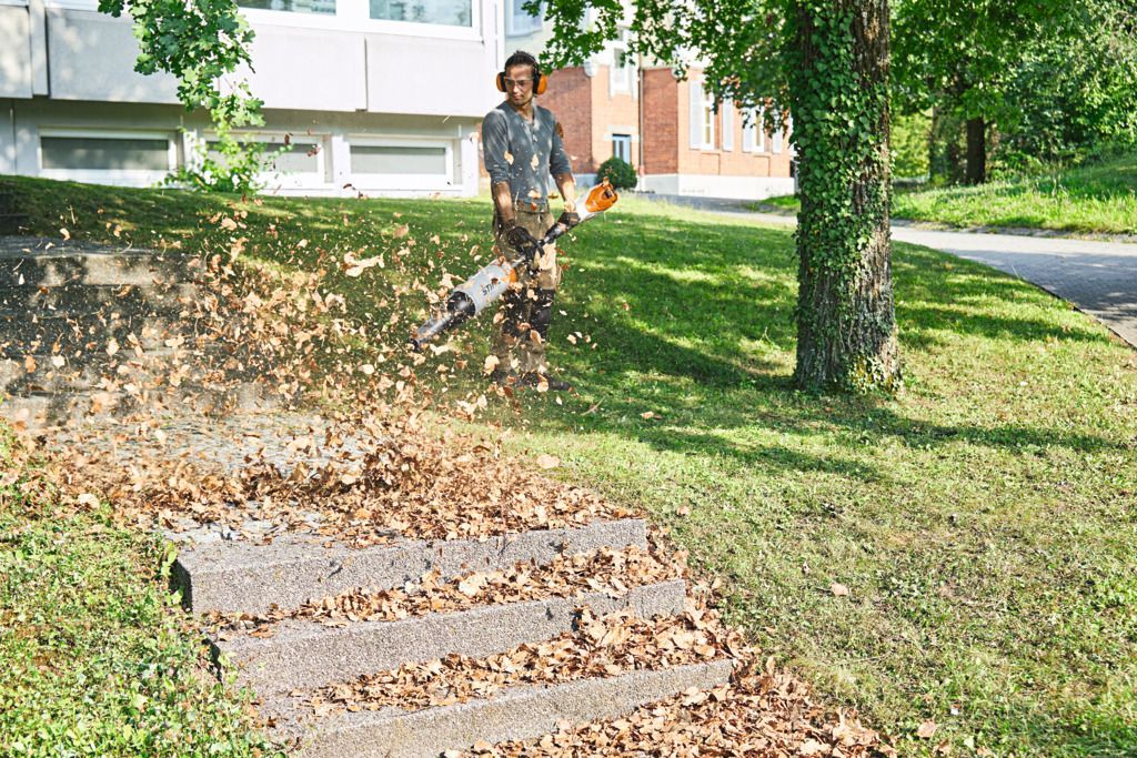 Multi systeme stihl KMA 135 R - vendu chez AMR Greentech - magasin outillage jardin à Jodoigne