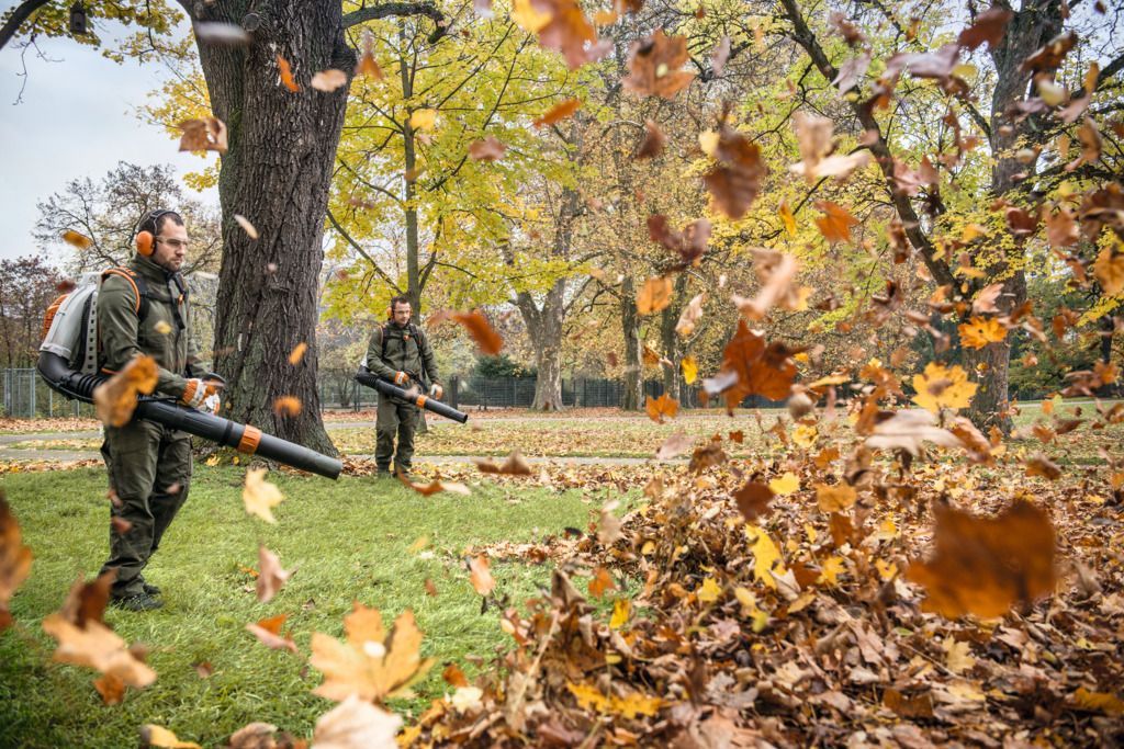 Souffleur de feuille sthil pour l'automne de chez AMR, magasin outillage jardin à Jodoigne