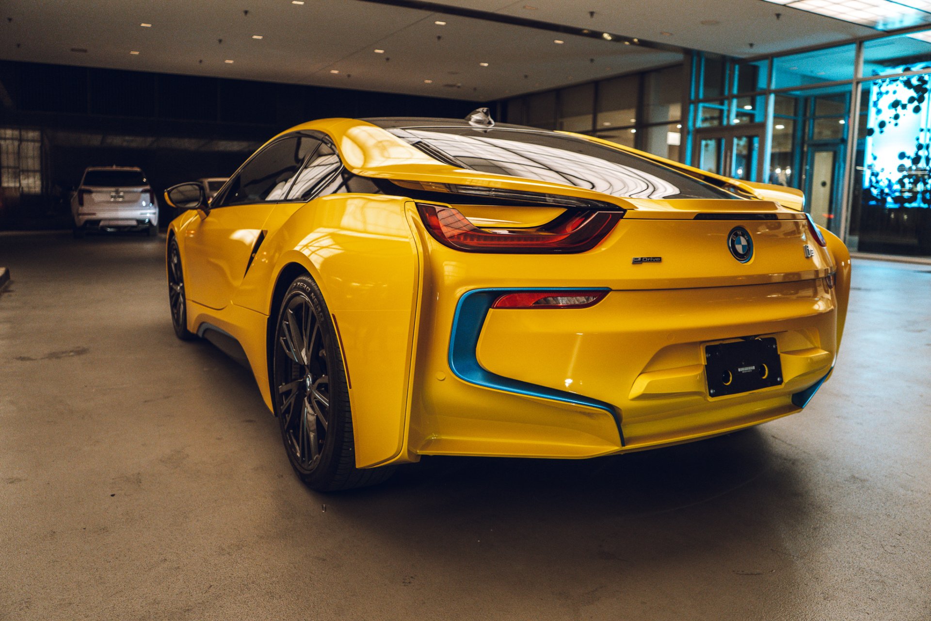 BMW I8 Electric Yellow | Roma Exotic Rentals