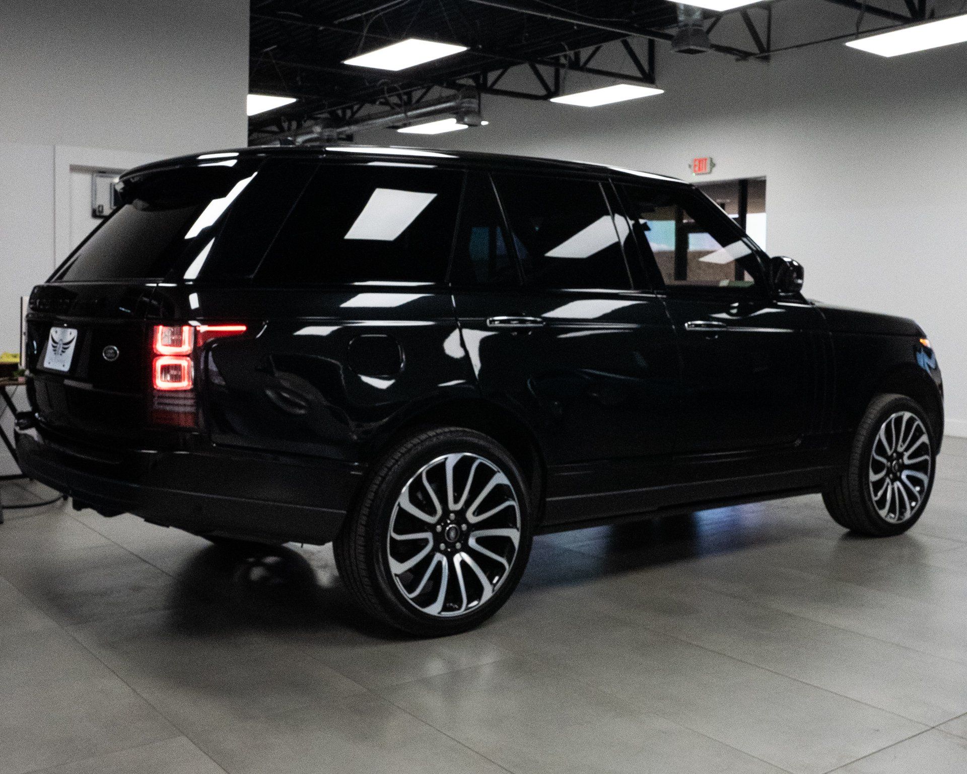 The Range Rover Autobiography is the perfect car for those who want style and performance. It's got a sleek design and a powerful V8 engine, and it can handle any terrain you throw at it. The Autobiography also comes with plenty of luxury features, including heated seats, a built-in refrigerator, and an entertainment system.