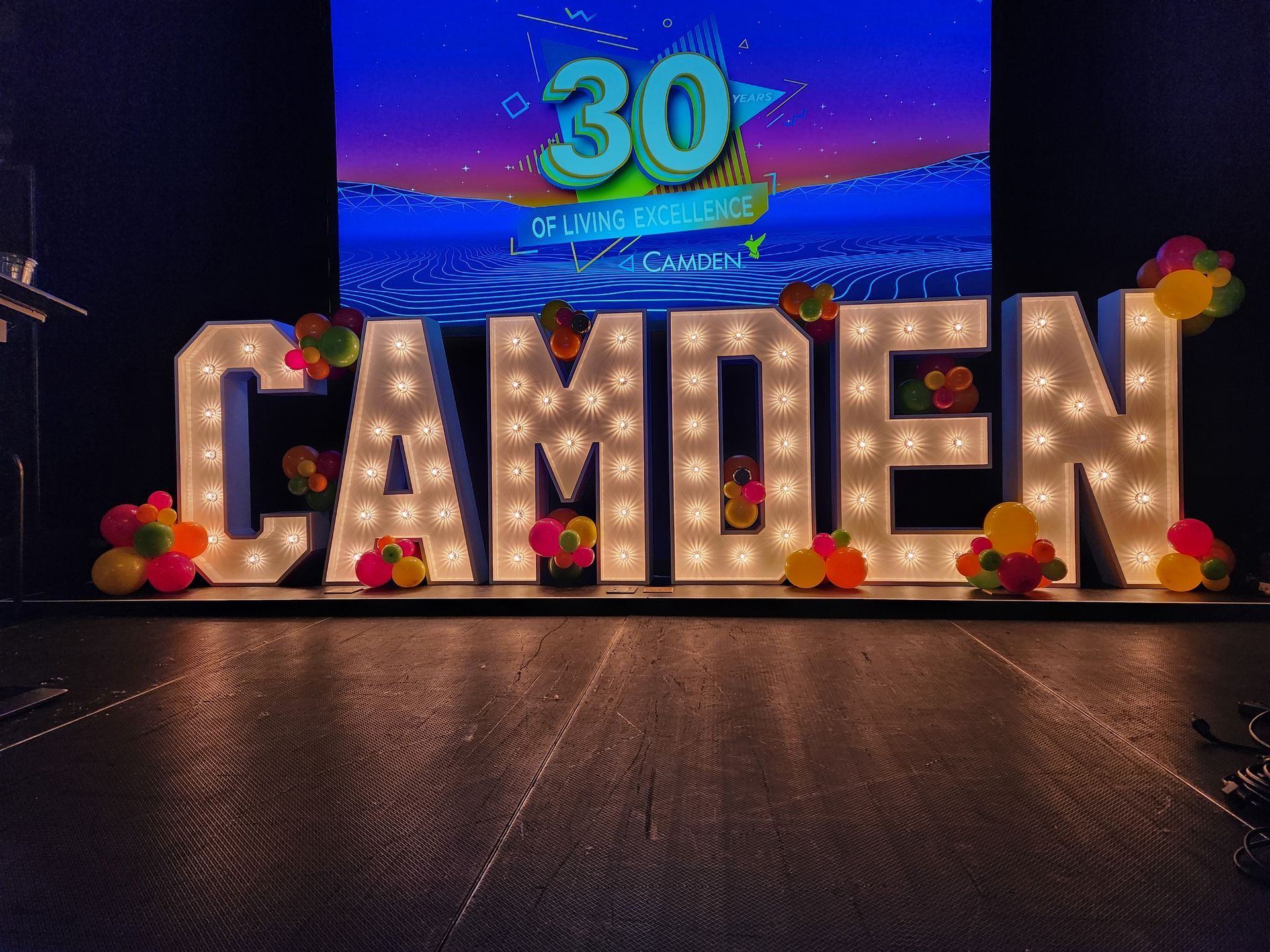 Lighted Letters with Organic Balloon Clusters