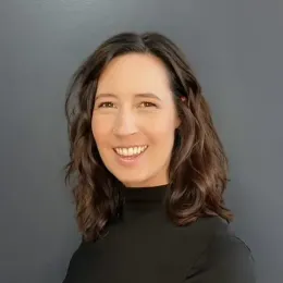 Laura McKinnis, APNP