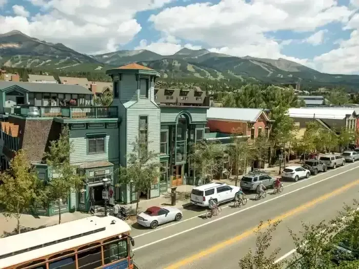 Old Cherry Hills Neighborhood in Cherry Hills Village, Colorado