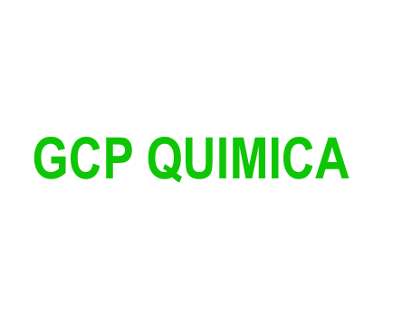 Texto verde con la inscripción “GCP QUIMICA” sobre fondo blanco.