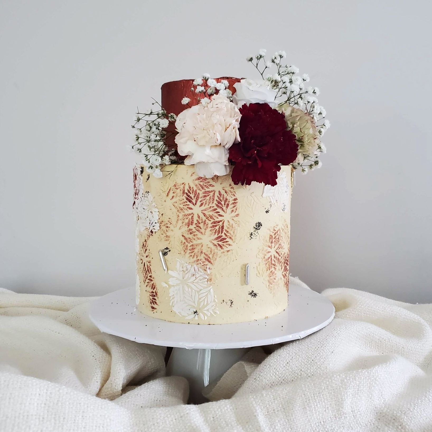 white-floral-cake
