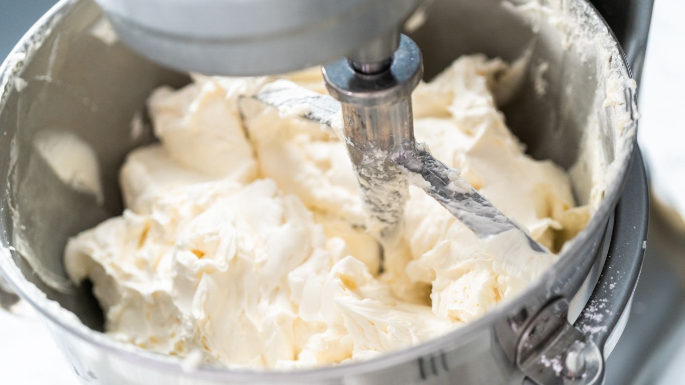 buttercream in bowl