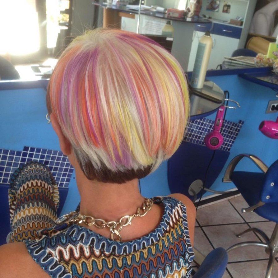 capelli corti multicolor