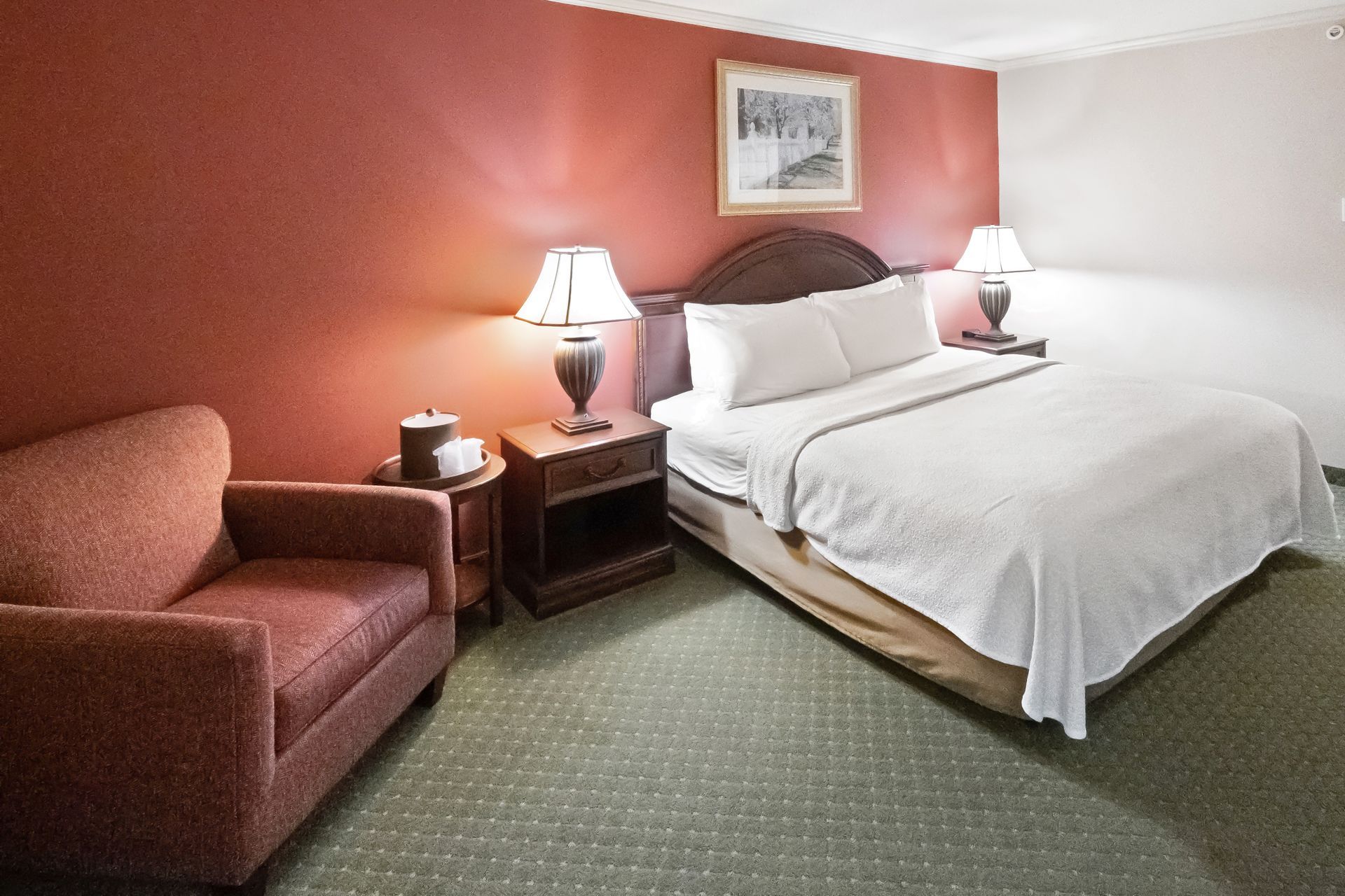 hotel standard king bed room