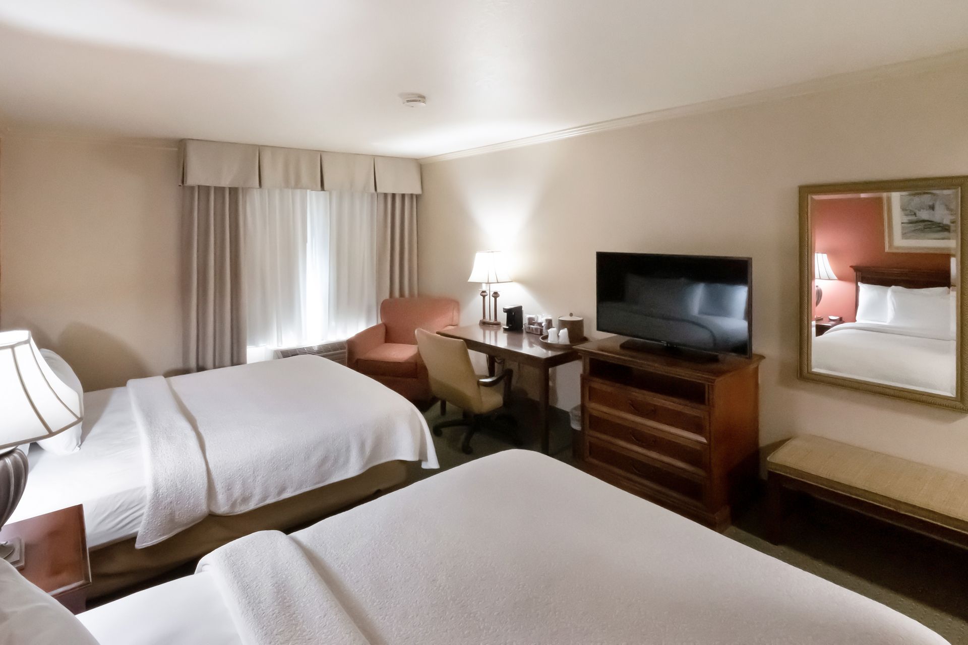hotel standard queen room