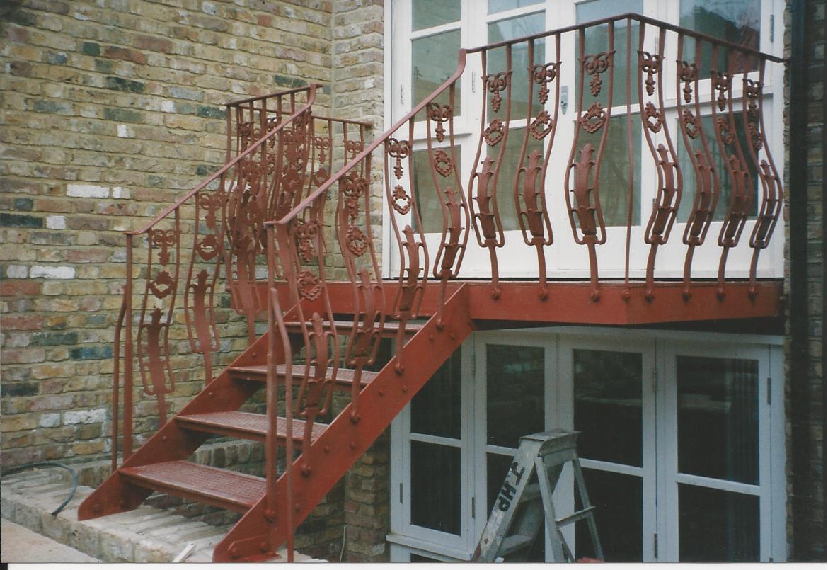 Bowed staircase