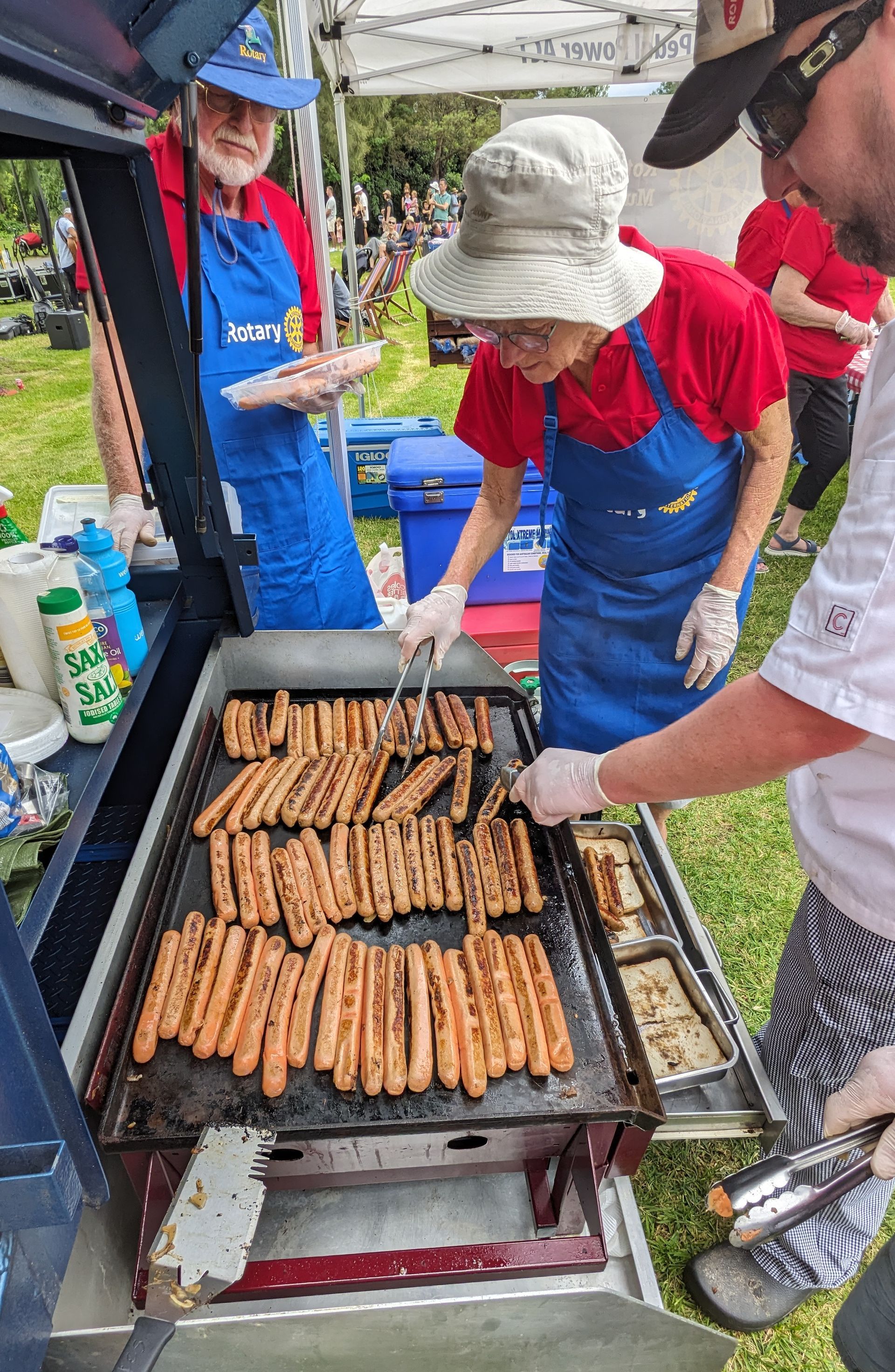 Cooking sausages