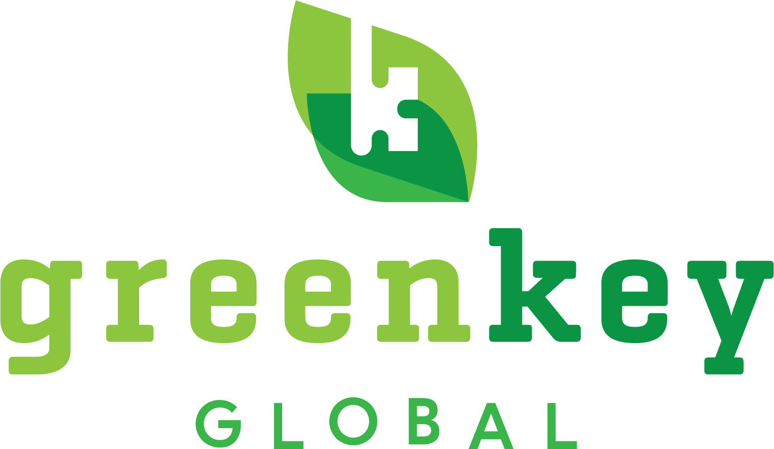 Logo de Greenkey Global : feuille verte avec une clé à l’intérieur et les mots « greenkey GLOBAL » en vert.