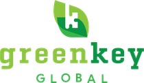 Logo de Greenkey Global : feuille verte avec une clé à l’intérieur et les mots « greenkey GLOBAL » en vert.