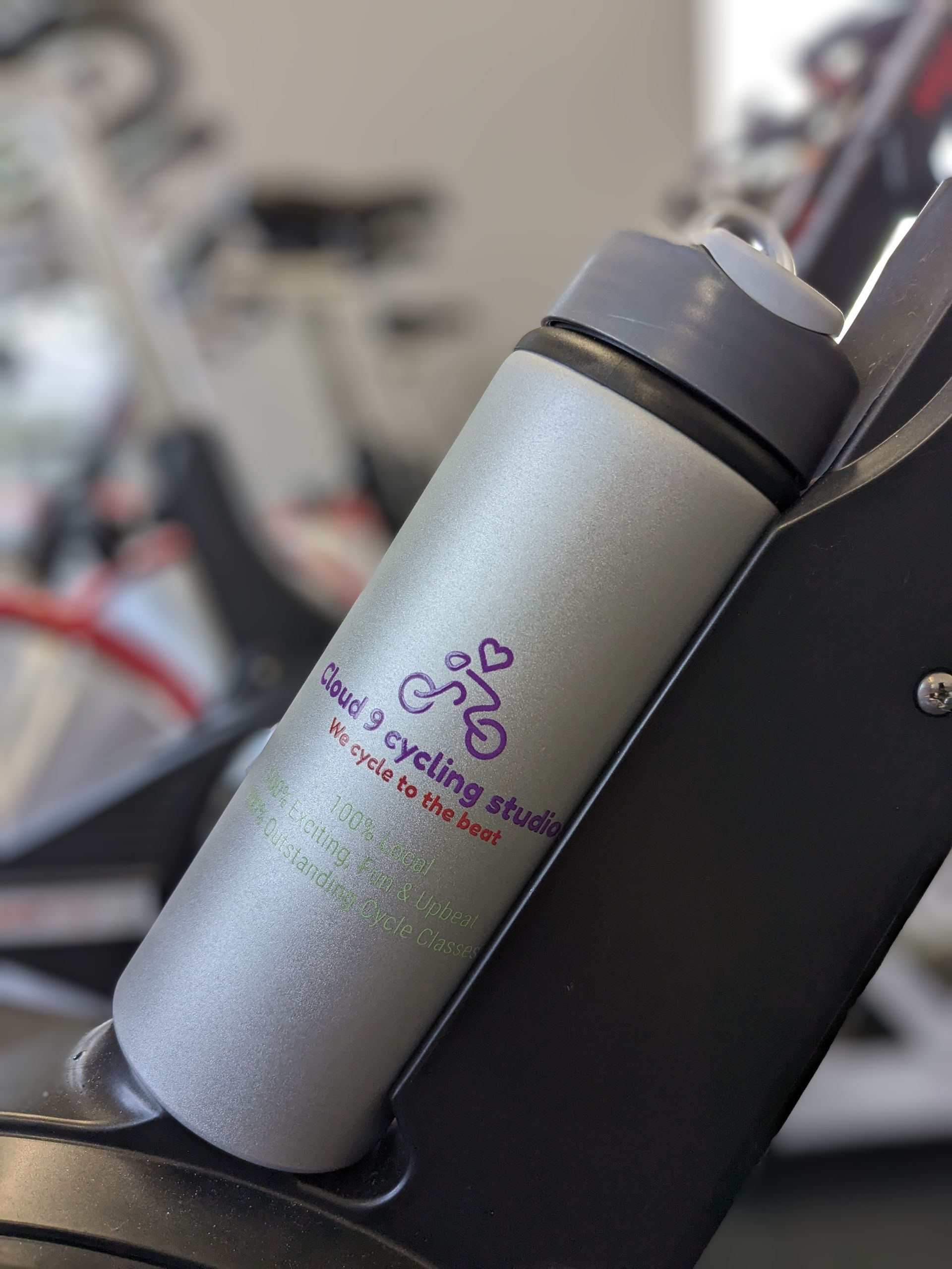24 oz. Silver aluminum water bottle (Branded)