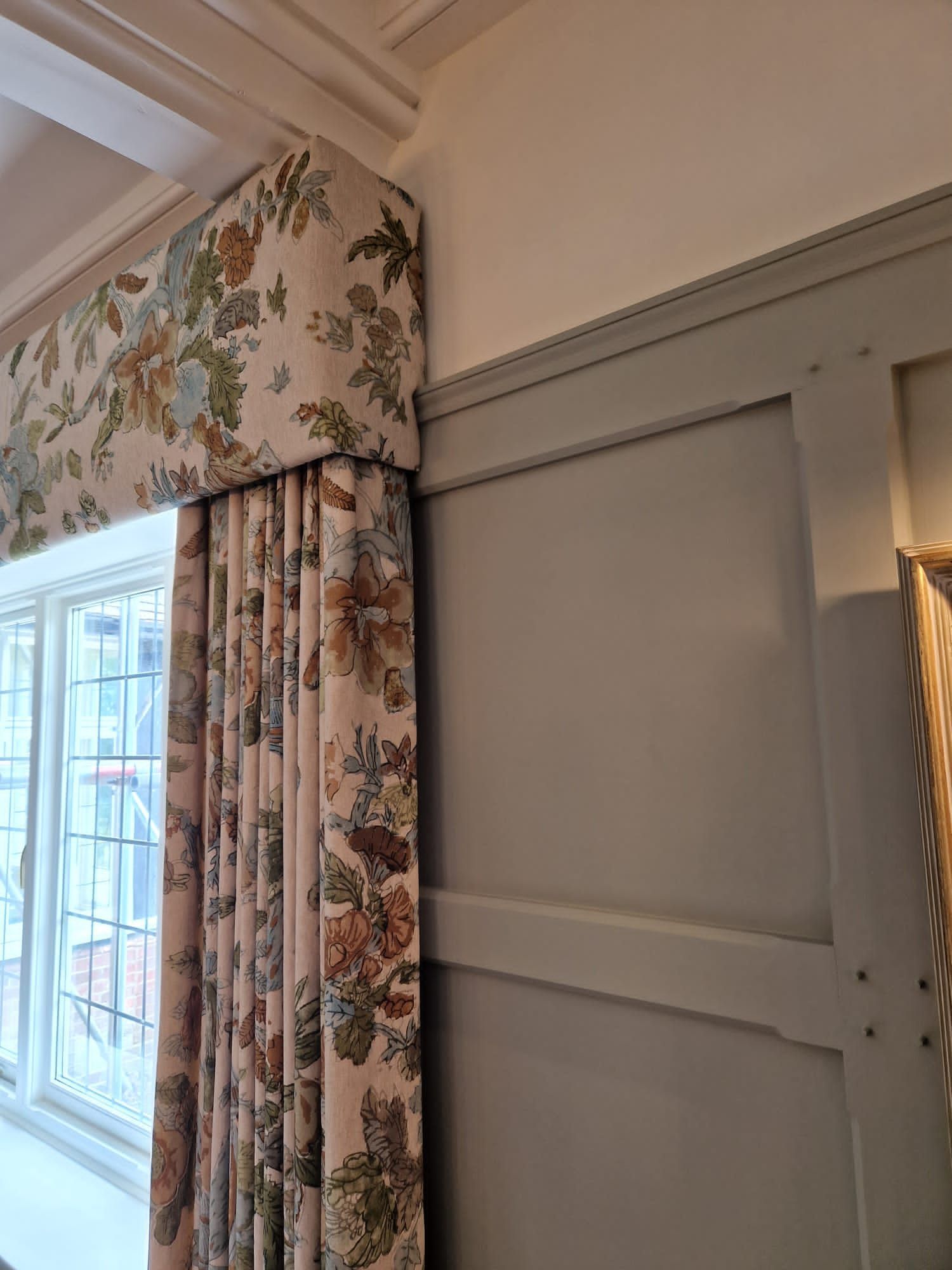 luxury-master bedroom-new forst-copperdoor-interior-design-pelmet-curtains