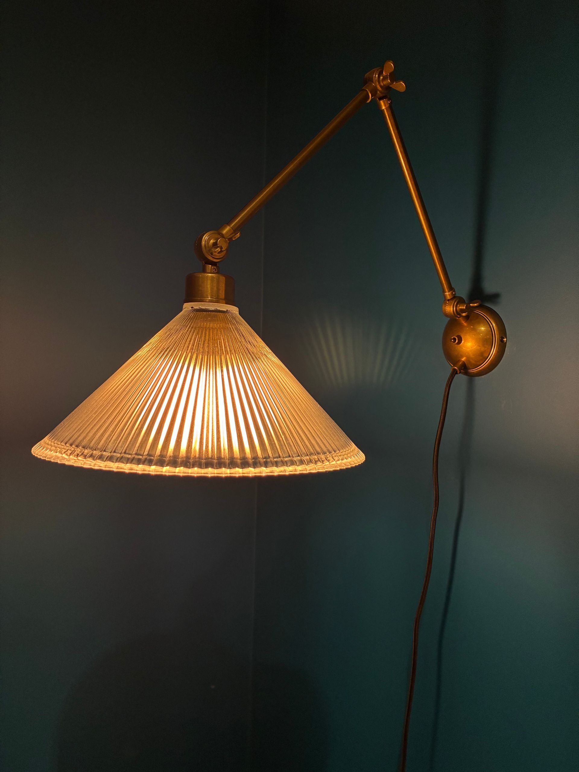 luxury-master-bedroom-milford on sea-copperdoor-interior-design-lighting