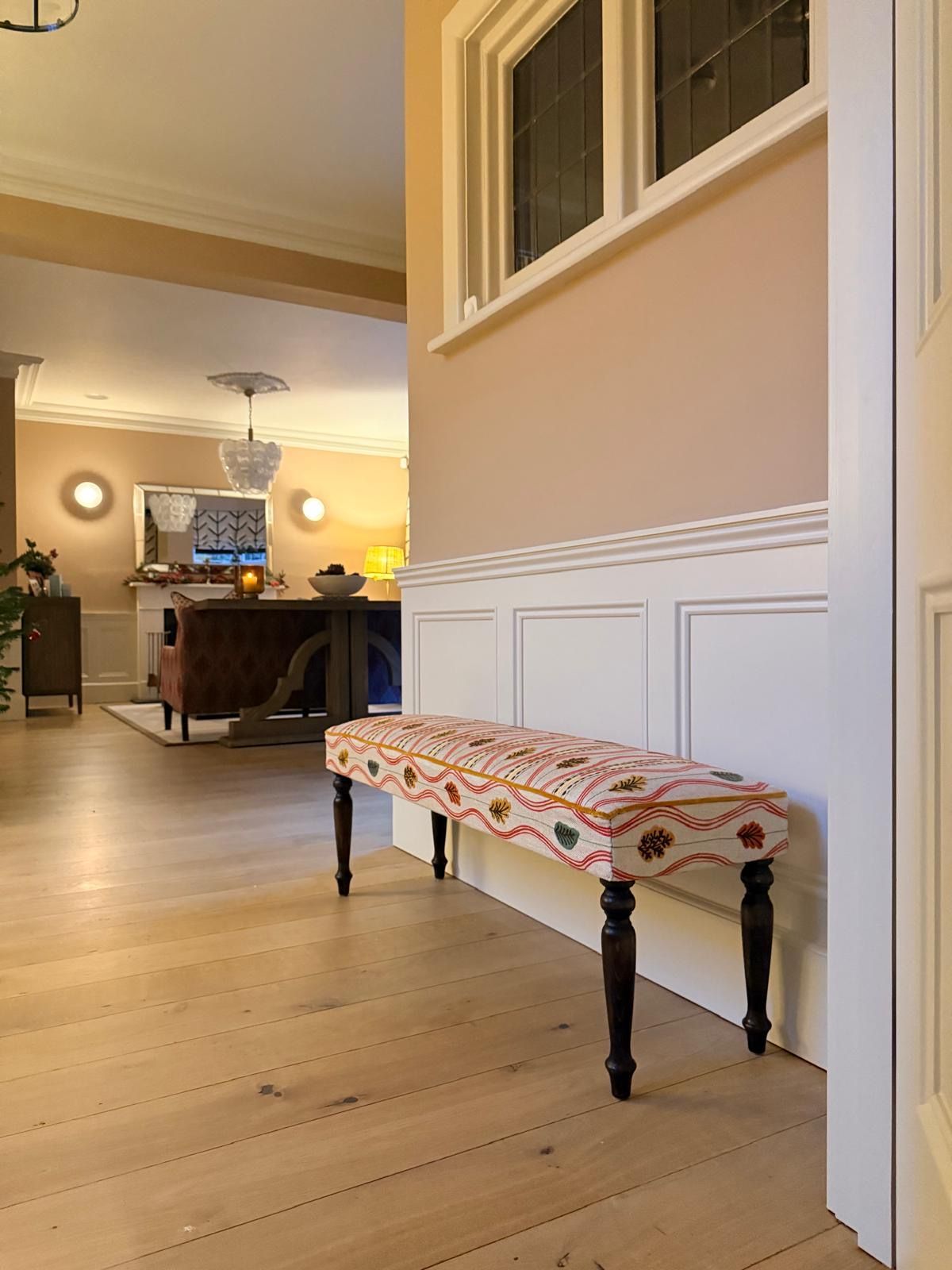 luxury-living-room-bournemouth-copperdoor-interior-design-bespoke bench