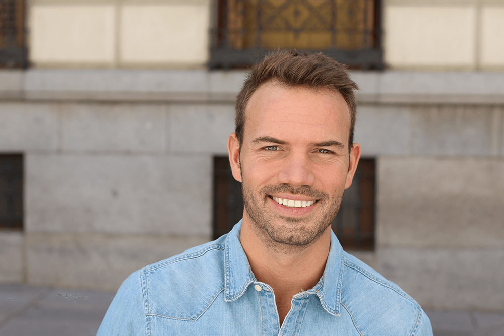 A natural smile after tooth extraction A natural smile after tooth extraction